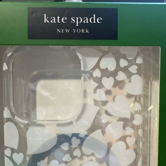 kate spade White Heart iPhone 15 pro max Case- pretty and practical🤍zoom in🤍 - Picture 5 of 6